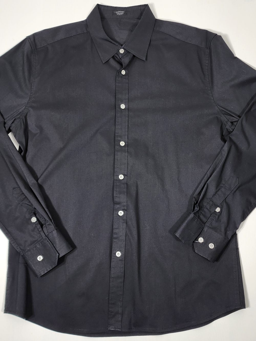 Men's Black Long-Sleeve Dress Shirt with Point Collar - Classic Fit